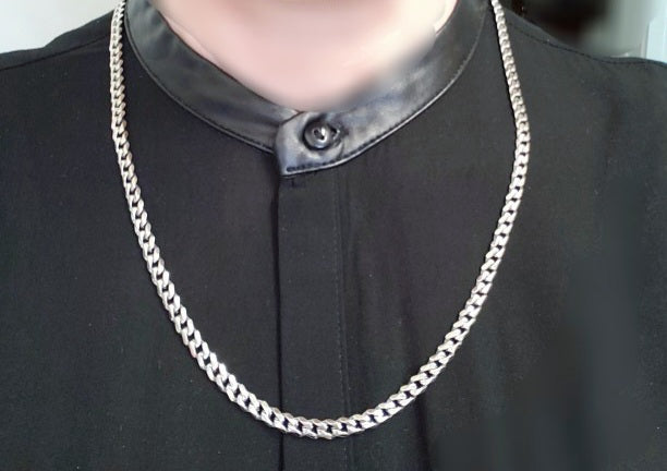 Silver chain necklace