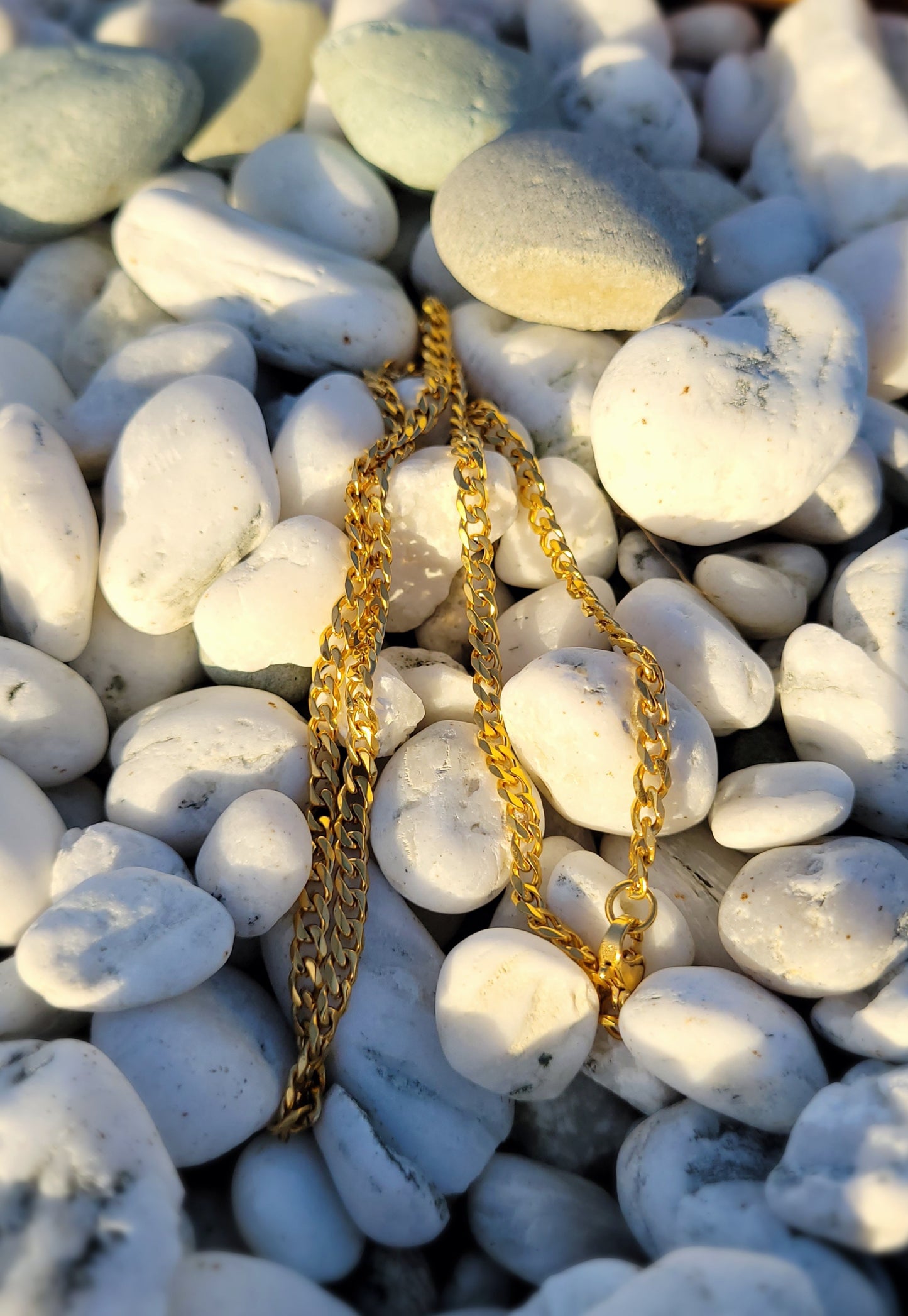 Gold chain necklace