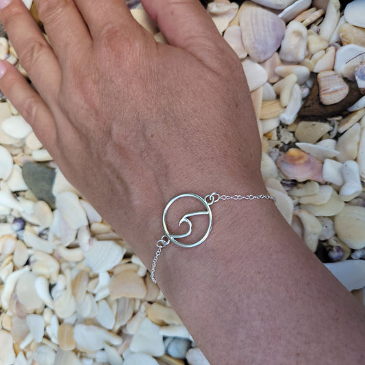 Silver Circle Wave Bracelet