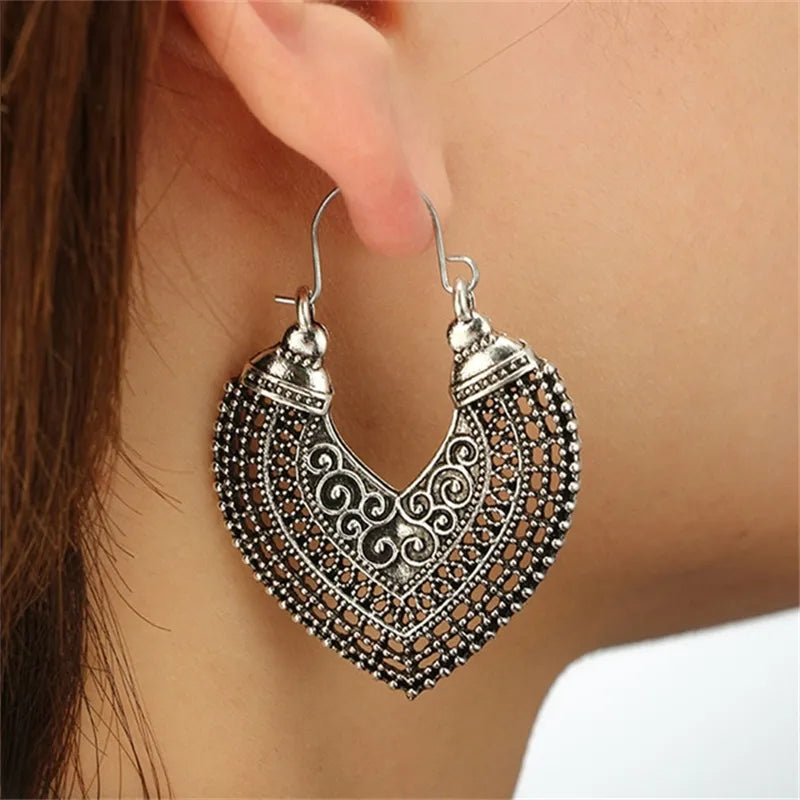 Exquisite Silver Filigree Dangle Earrings with Bohemian Flair