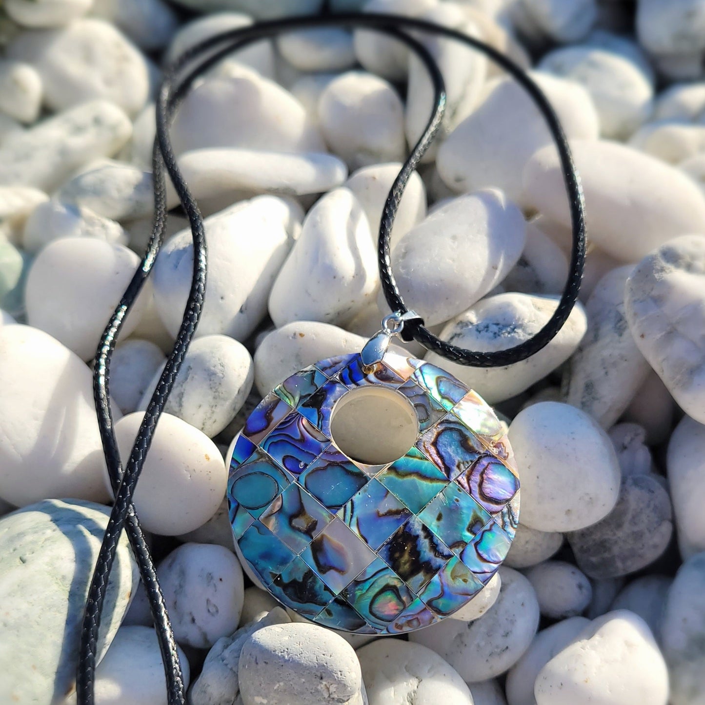 Paua Round Pendant Necklace